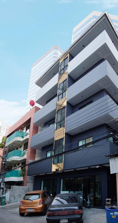 Hotel Ratch66 Huai Khwang Mrt Bangkok Exterior foto